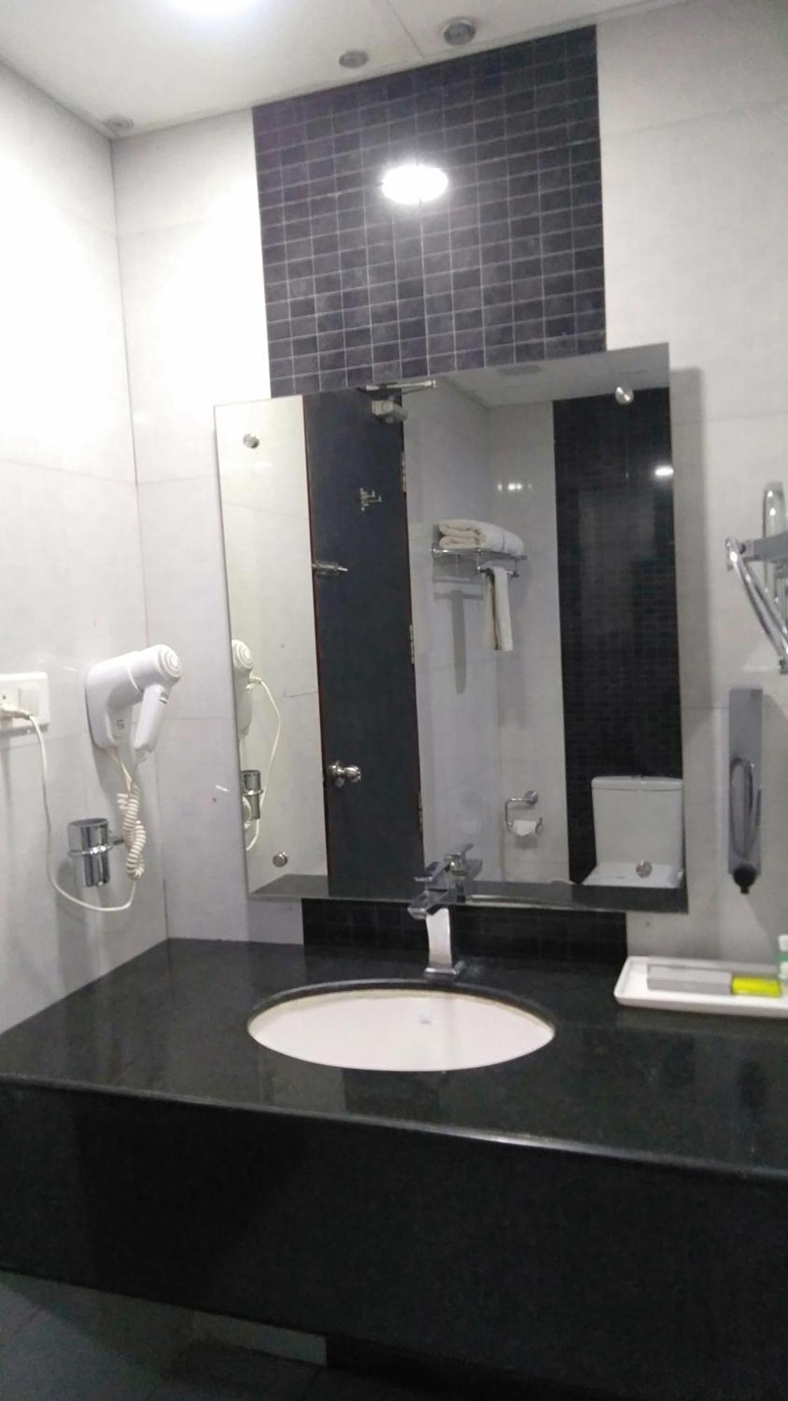 Rouba Residency Hotel Ponnāni المظهر الخارجي الصورة